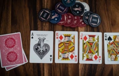 From Mechanical Levers to Digital Reels: The Evolution of Slot Machines